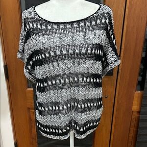 Chico's Monochrome Knit Women's Blouse